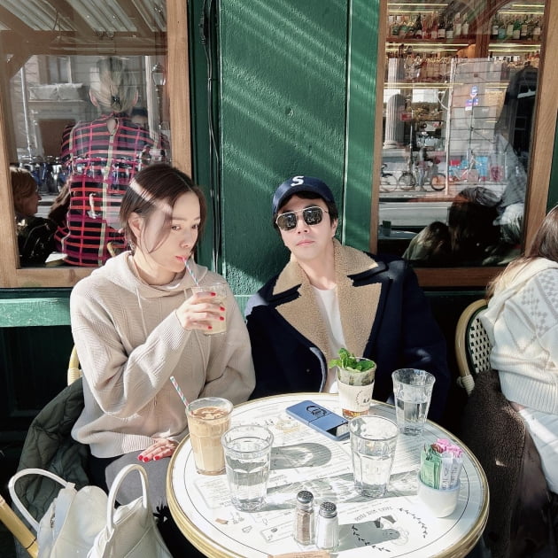 ♥권상우만 사랑꾼인 줄…손태영, 美 뉴욕 한복판서 "내 남자만 보여요"