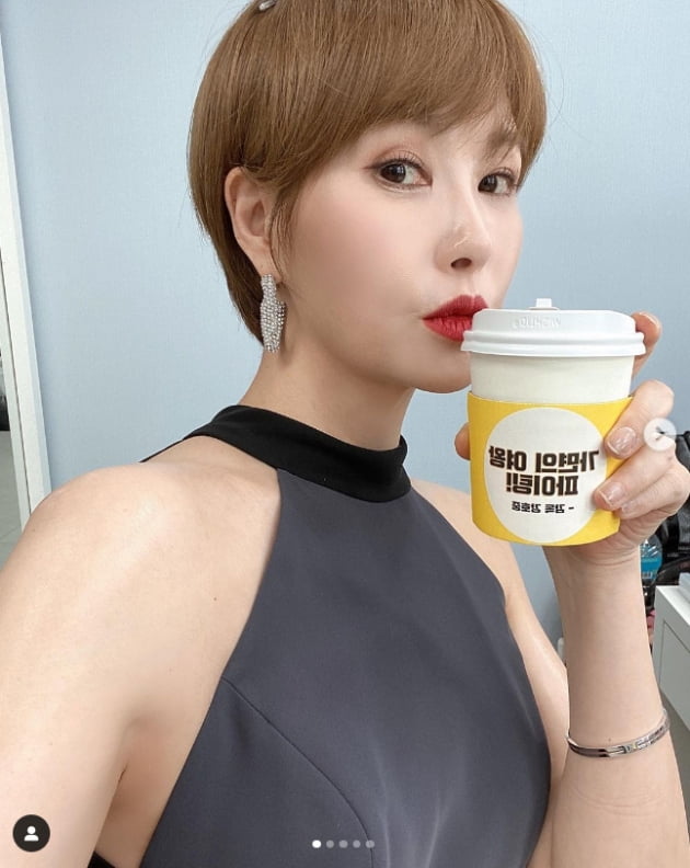 '51세' 김선아, 방부제 미모 발산...곧 드라마로 만나요