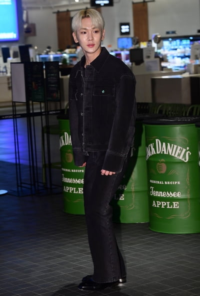 [TEN 포토] 샤이니 키 '이른아침 빛나는 외모'