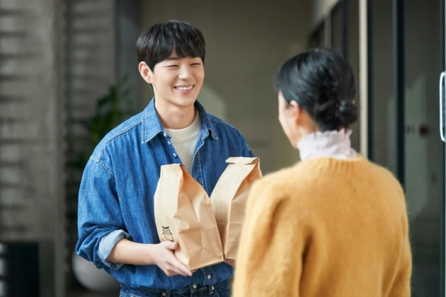 전도연, 소름 돋는 신재하 실체 마주했다…불편한 기운('일타스캔들')