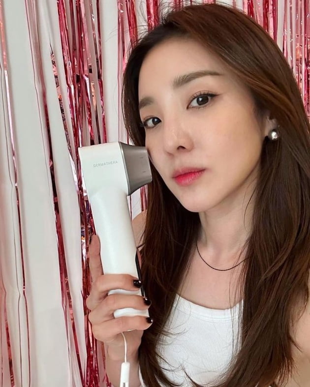 '40세' 산다라박, 동안 비법 大공개 "배 채우는 건 자신 없지만…"