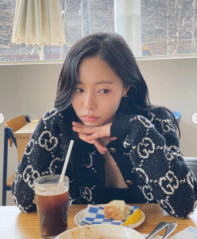 이솔이, 200만원대 G사 명품 가디건 입고…♥박성광에 시집 잘갔어