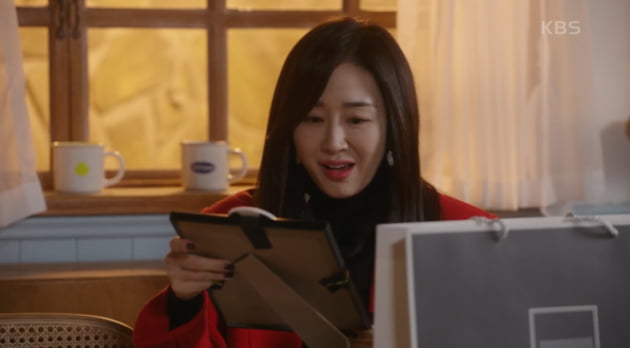 [종합] 김경화 시한부 사기극 들통, 김소은 영정액자 선물 "웃어보세요" ('삼남매가 용감하게')