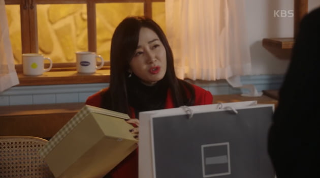 [종합] 김경화 시한부 사기극 들통, 김소은 영정액자 선물 "웃어보세요" ('삼남매가 용감하게')