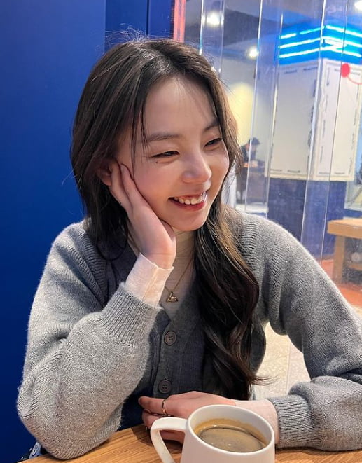 안소희, 명품 L사 목걸이로 포인트…고혹美 물씬