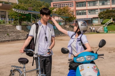 '소울메이트' 김다미, 찬란한 청춘…교복 필승 법칙