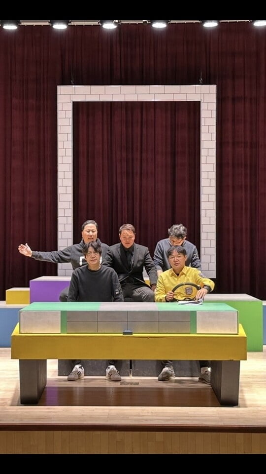 김민교, 2015년 주연작 '택시 드리벌' 연출 맡았다…극단 고삐와 콜라보