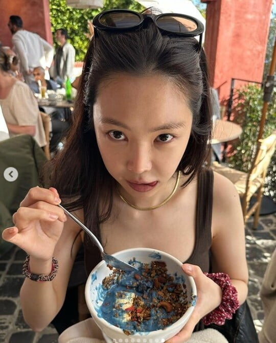 (사진=손나은 SNS)