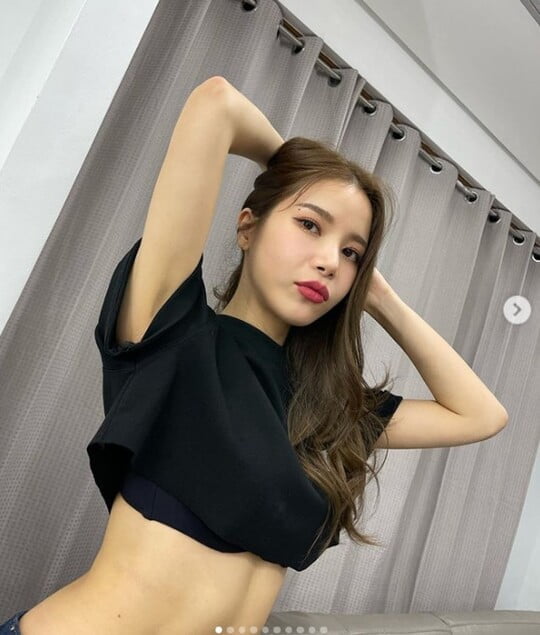(사진=솔라 SNS)