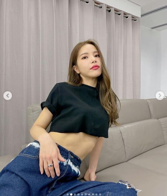 (사진=솔라 SNS)