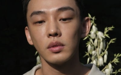 [TEN이슈] 경찰조사 임박한 유아인, 팬·동료 아우성 속 포토라인서 마침내 입 열까