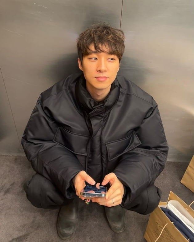 전종서, ♥이충현 감독과 파리서 달콤하네…부친상 후 더욱 애틋