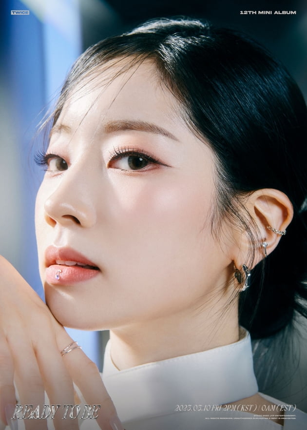 트와이스 다현·채영·쯔위, 모던&시크 분위기…당당한 아우라