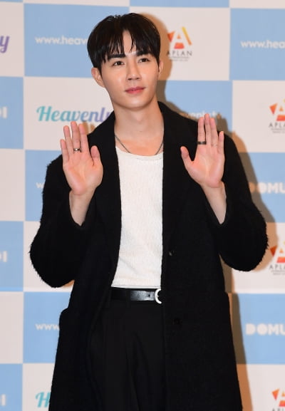 [TEN 포토] 지 프룩(Zee Pruk) '반가워요'