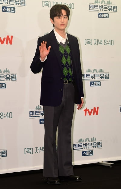 [TEN 포토] 권율 '화려한 패션'