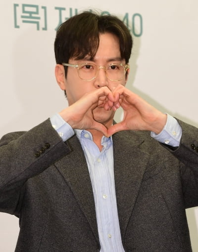 [TEN 포토] 최원영 '캠핑 사랑해요'