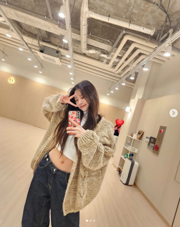 이미주, 개미허리+11자 복근....상큼함은 덤