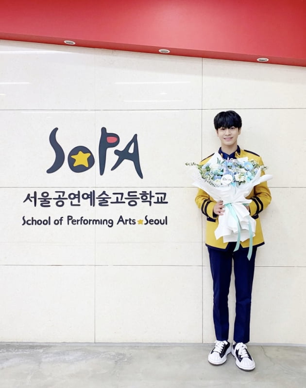 [종합] 정동원, 선화예중→서공예 입학…훈훈한 미소년의 미소