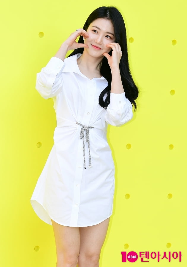 [TEN 포토] 신예은 '러블리한 볼하트'