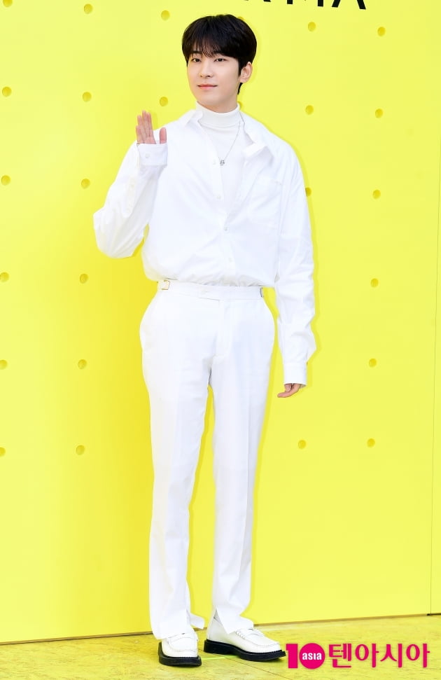 [TEN 포토] 세븐틴 원우 '애교 눈웃음'