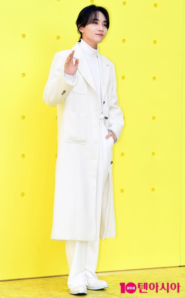 [TEN 포토] 세븐틴 정한 '백마탄 왕자님 비주얼'