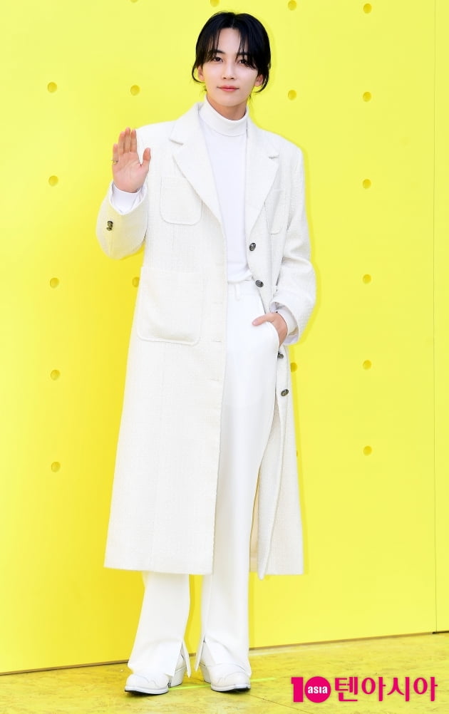 [TEN 포토] 세븐틴 정한 '오늘도 열일하는 비주얼'