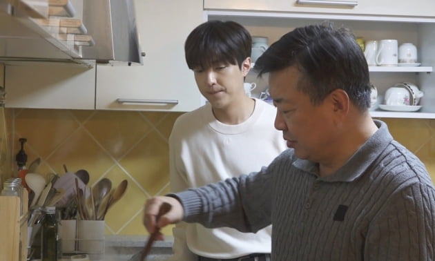 이유진, 본가 곳간 탈탈 터는 아들 "아버지 이효정, 러블리한 중고거래 마니아" ('나혼자산다')