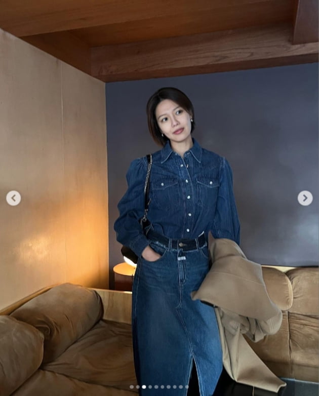 '정경호♥' 수영 카페에서 데이트중?...막찍어도 화보네