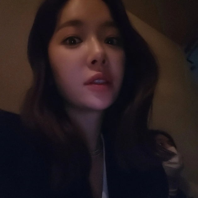 '이영돈♥' 황정음, 내려놓은 여배우 타이틀? 굴욕 각도로 찍은 셀카
