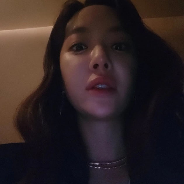 '이영돈♥' 황정음, 내려놓은 여배우 타이틀? 굴욕 각도로 찍은 셀카