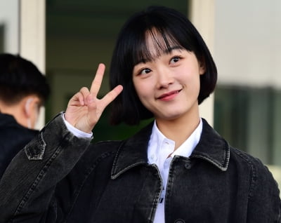 [TEN 포토] 이유미 '귀엽게 브이'