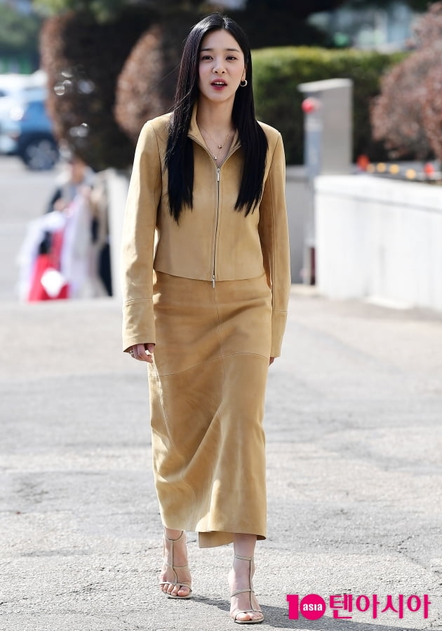 [TEN 포토] 설인아 '따뜻한 봄 햇살 맞으며'
