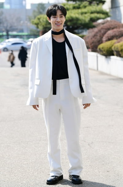 [TEN 포토] 추영우 '머리부터 발끝까지 센스가 가득~'