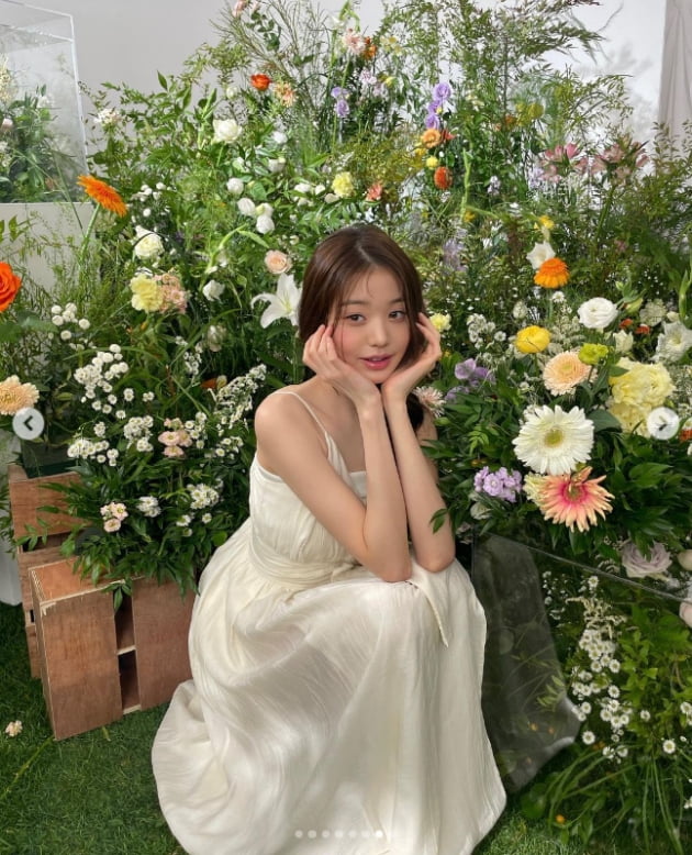 장원영, 청량함 과다 섭취주의보...요정이 여기있네