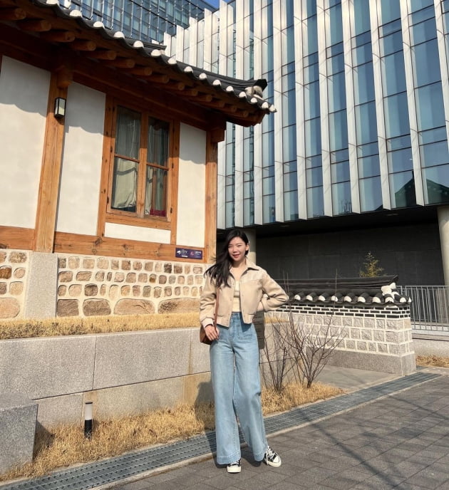'윤남기♥' 이다은, C사 명품백 걸고 잔뜩 신난 미소 "광합성 중"