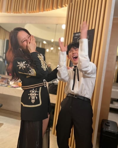 '정석원♥' 백지영, '병아리' 이병찬과 찰칵 "같은 무대 서자는 말 이뤄져"