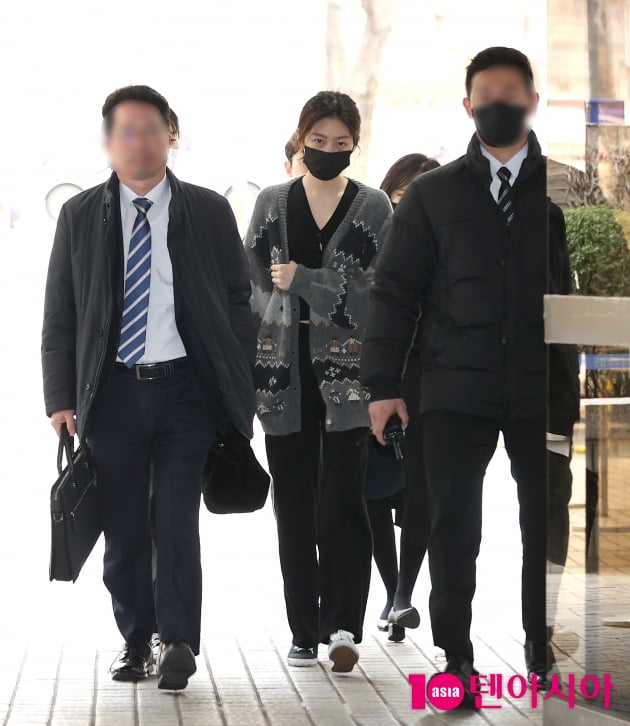 [TEN 포토] 김새론 '음주운전 10개월만에 첫 공판 출석'