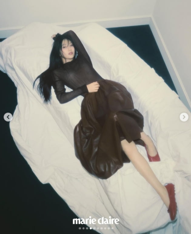 레드벨벳 조이, 점점 더 과감해진 패션...치명 섹시美