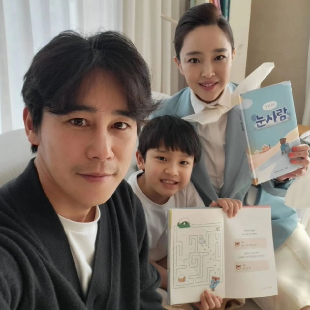 '승무원♥' 정태우, 가족과 함께 오디오북 출연…훈남 아들들 본격 데뷔 준비?