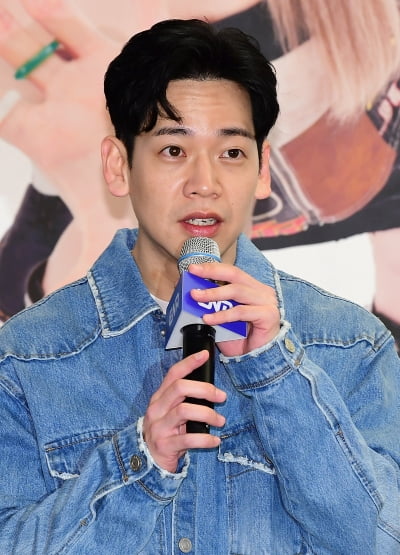 [TEN 포토] 이태경 PD "혜리 곱창사주며 섭외했다"