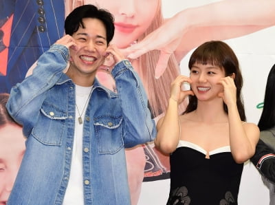 [TEN 포토] 이태경 PD-혜리 '놀토이후 '혜미리예채파"로 다시 뭉쳤다'
