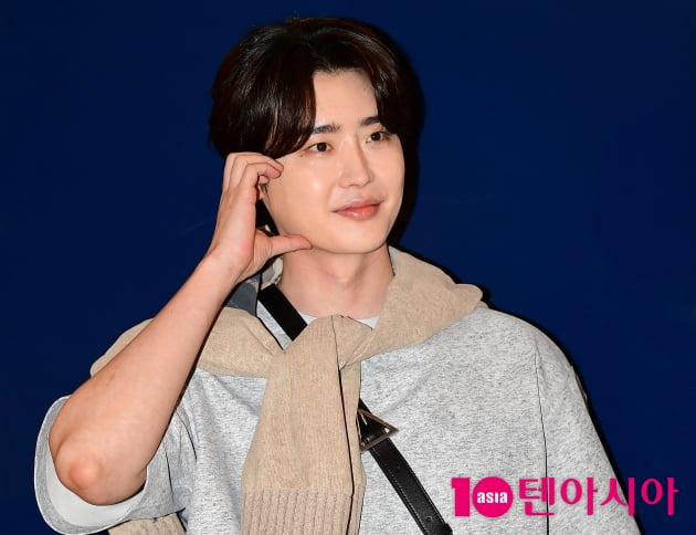 [TEN 포토] 이종석 '마성의 분위기남'