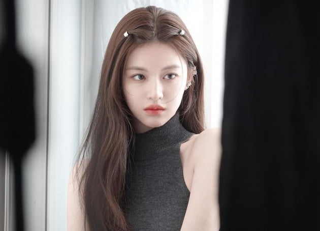 고윤정, 흑백 필터만 설정했을 뿐인데…넘치는 고혹美