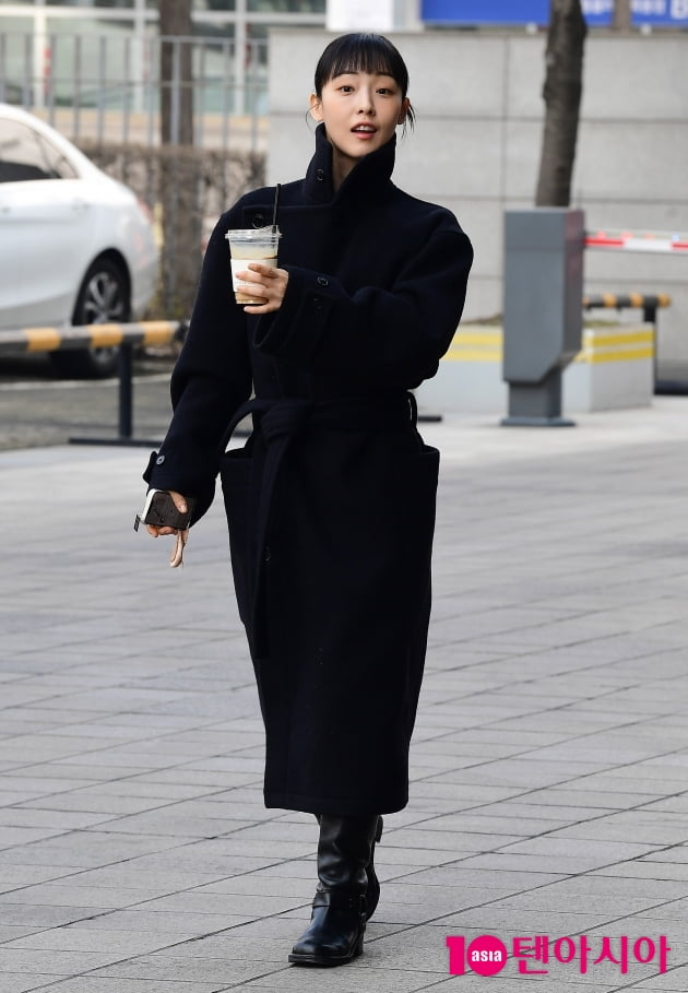 [TEN 포토] 전소니 '이쪽으로 가면 되요'