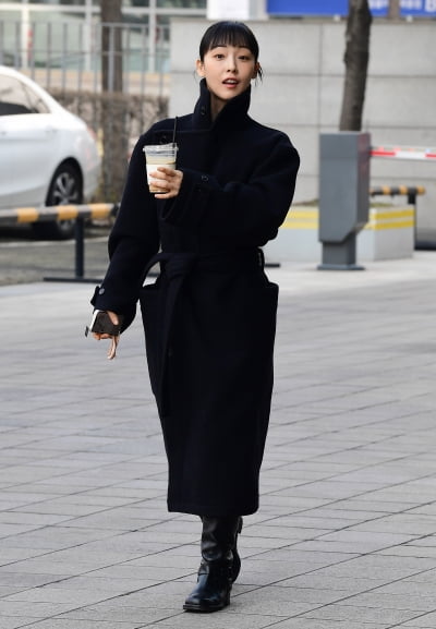 [TEN 포토] 전소니 '이쪽으로 가면 되요'