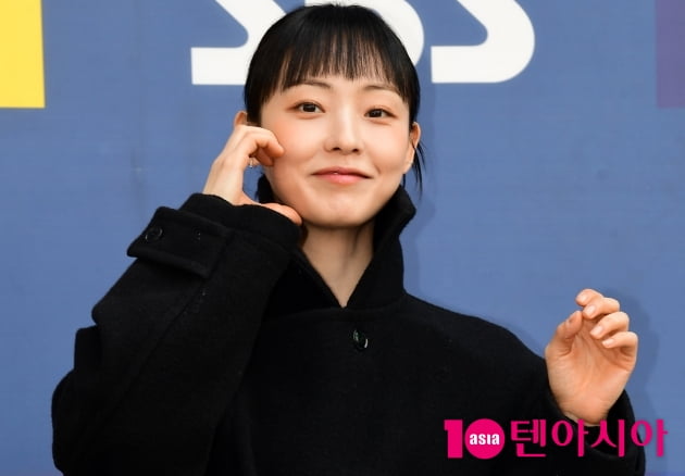 [TEN 포토] 전소니 '수줍은 볼하트'
