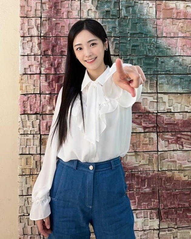 '문희준♥' 소율, 역시 걸그룹 비주얼 센터…볼 하트 소화하는 애둘맘