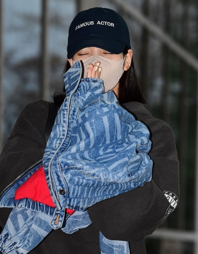[TEN 포토] 블랙핑크 리사 '두 손 모아 감사합니다'