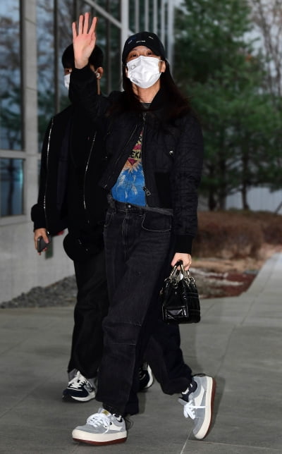 [TEN 포토] 블랙핑크 지수 '시크한 올블랙'