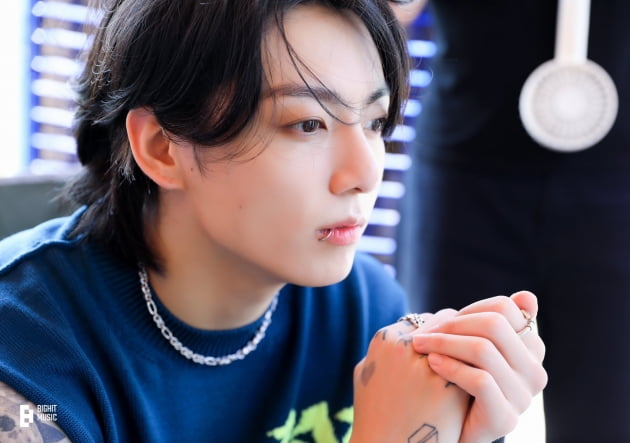 방탄소년단 정국 'Dreamers' 2023년 2월 '핫' 월드송 1위 선정...식을 줄 모르는 '인기 흥행 열풍'
